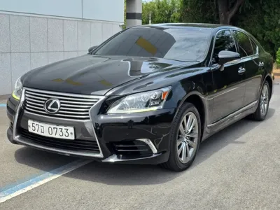 Lexus LS 2016, 94907 км, за 14236.49 USD