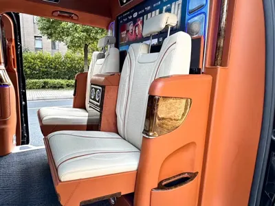 Mercedes-Benz V-Class 2024, 16000 км, за 62495.55 USD - фото 11