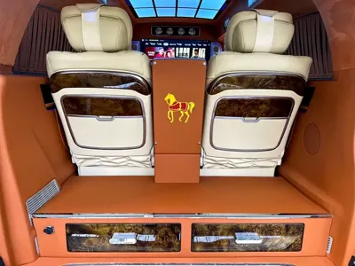 Mercedes-Benz V-Class 2024, 16000 км, за 62495.55 USD - фото 34