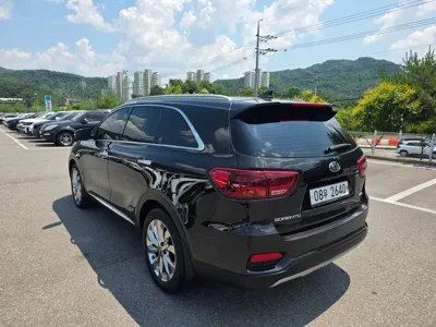 Kia Sorento 2019, 95137 км, за 12406.46 USD