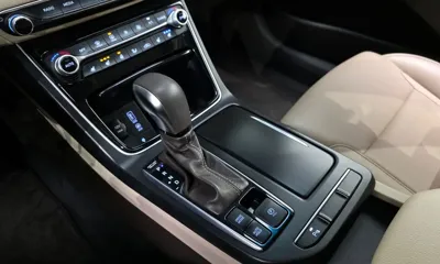 Hyundai Grandeur 2018, 64542 км, за 11265.22 USD - фото 9