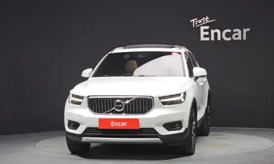 Volvo XC40 2022, 21351 км, за 22687.37 USD