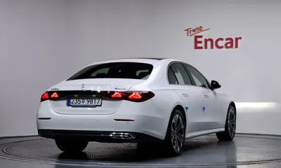 Mercedes-Benz E-Class 2025, 8418 км, за 50264.86 USD