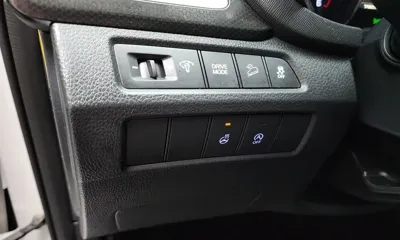 Hyundai Santafe 2016, 75801 км, за 8320.87 USD - фото 17