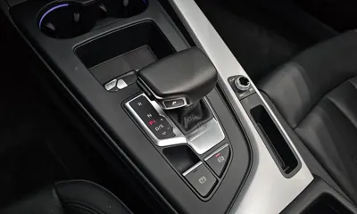 Audi A4 2021, 50824 км, за 16935.8 USD - фото 9