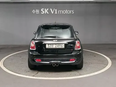 MINI Cooper 2010, 124049 км, за 2736.16 USD