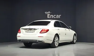 Mercedes-Benz E-Class 2019, 163983 км, за 12502.44 USD