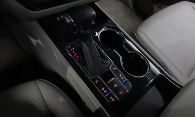 Kia Canival 2020, 55311 км, за 11641.76 USD - фото 9