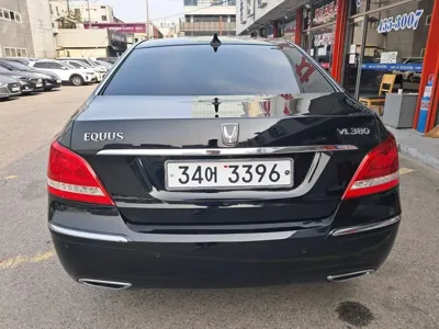 Hyundai Equus 2012, 160133 км, за 4591.43 USD