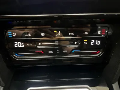 Volkswagen Arteon 2022, 50893 км, за 18214.95 USD - фото 9