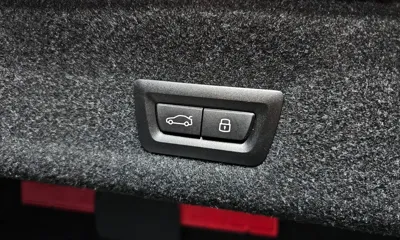 BMW 3-Series 2024, 35563 км, за 27082.92 USD - фото 20