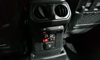 Jeep Wrangler 2020, 65841 км, за 24777 USD - фото 19