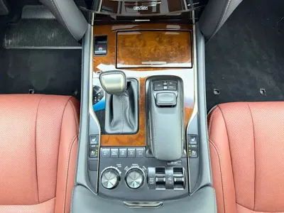 Lexus LX 2020, 48000 км, за 187370.6 USD - фото 18