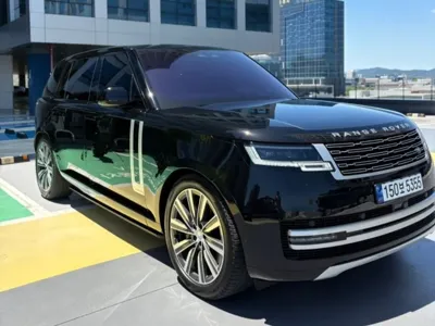 Land Rover Range Rover 2023, 35000 км, за 107491.91 USD