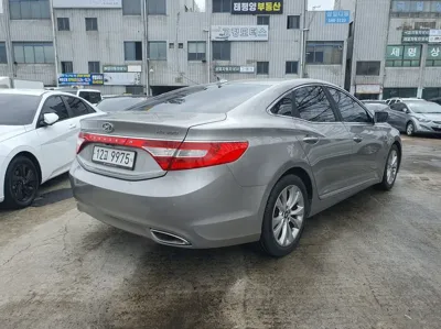 Hyundai Grandeur 2011, 161170 км, за 2842.41 USD