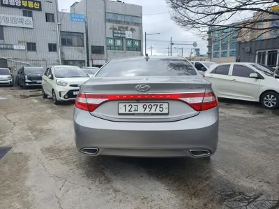 Hyundai Grandeur 2011, 161170 км, за 2842.41 USD