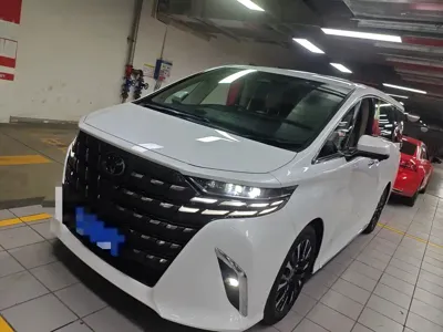 Toyota Alphard · 2024 год