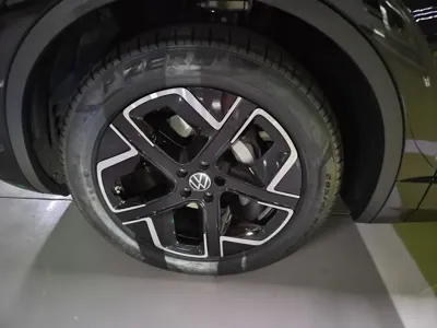 Volkswagen Touareg 2026, 13 км, за 69077.26 USD