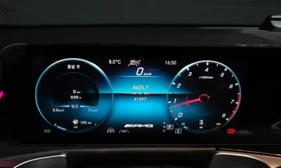 Mercedes-Benz GLB-Class 2021, 41597 км, за 24843.08 USD - фото 8