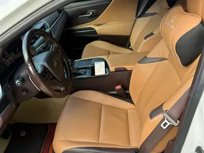 Lexus ES 2020, 80000 км, за 26253.97 USD