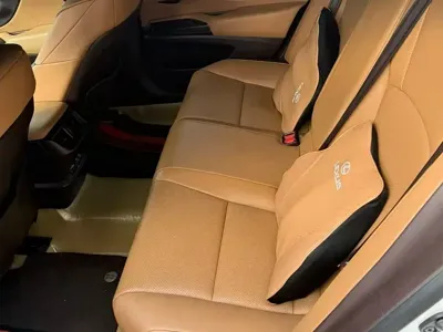 Lexus ES 2020, 80000 км, за 26253.97 USD