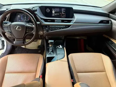 Lexus ES 2020, 80000 км, за 26253.97 USD