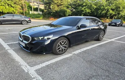 BMW 5-Series 2025, 18000 км, за 44663.25 USD