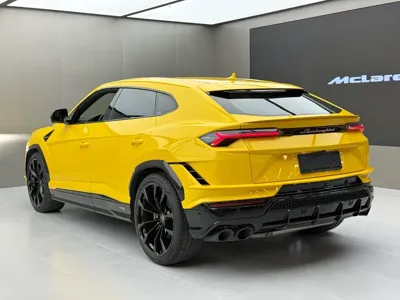 Lamborghini Urus 2023, 12000 км, за 425525.24 USD