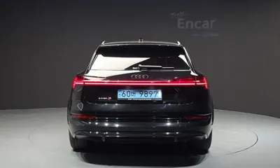 Audi e-tron 2022, 55141 км, за 42570.1 USD