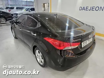 Hyundai Avante 2012, 181591 км, за 1837.99 USD
