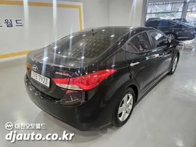 Hyundai Avante 2012, 181591 км, за 1837.99 USD
