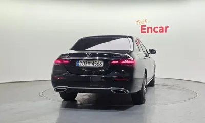 Mercedes-Benz E-Class 2021, 84039 км, за 23093.96 USD