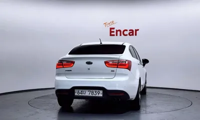 Kia Pride 2012, 159356 км, за 2444.66 USD