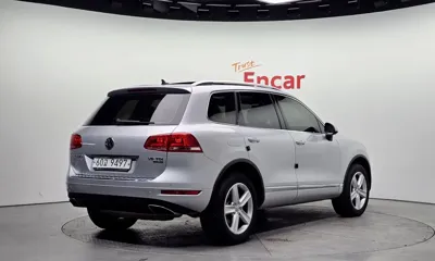 Volkswagen Touareg 2014, 166891 км, за 7657.75 USD