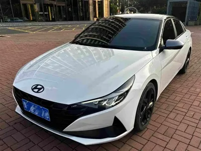 Hyundai Elantra · 2022 год