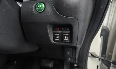 Honda N-BOX 2016, 114831 км, за 10245.91 USD - фото 16