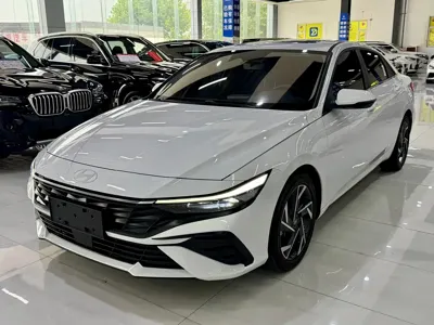Hyundai Elantra · 2023 год