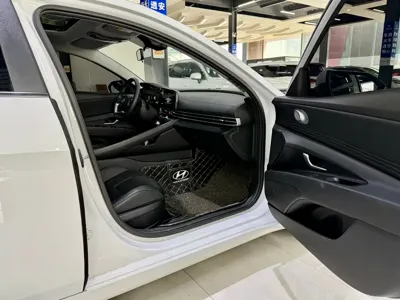 Hyundai Elantra 2023, 21000 км, за 13213.4 USD - фото 9