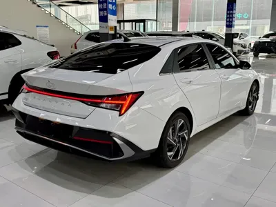 Hyundai Elantra 2023, 21000 км, за 13213.4 USD - фото 12