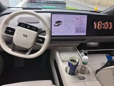 Li Auto 理想i6