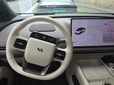 Li Auto 理想i6