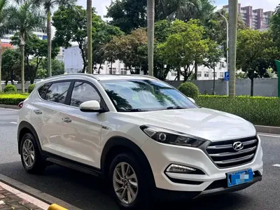 Hyundai Tucson 2016, 96600 км, за 4714.96 USD