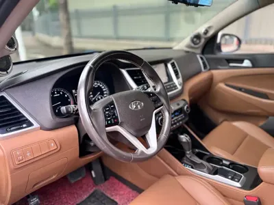 Hyundai Tucson 2016, 96600 км, за 4714.96 USD