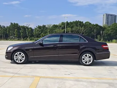 Mercedes-Benz E-Class 2011, 156000 км, за 4243.47 USD
