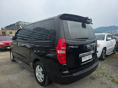 Hyundai Starex 2015, 215238 км, за 10093.11 USD
