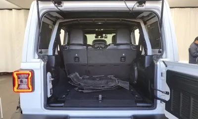 Jeep Wrangler 2022, 54559 км, за 29531.71 USD - фото 20