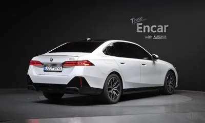 BMW 5-Series 2026, 6002 км, за 47358.88 USD