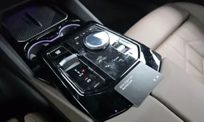 BMW 5-Series 2026, 6002 км, за 47358.88 USD - фото 9