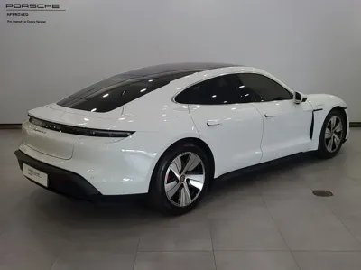 Porsche Taycan 2022, 52580 км, за 65441.61 USD