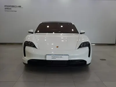 Porsche Taycan 2022, 52580 км, за 65441.61 USD